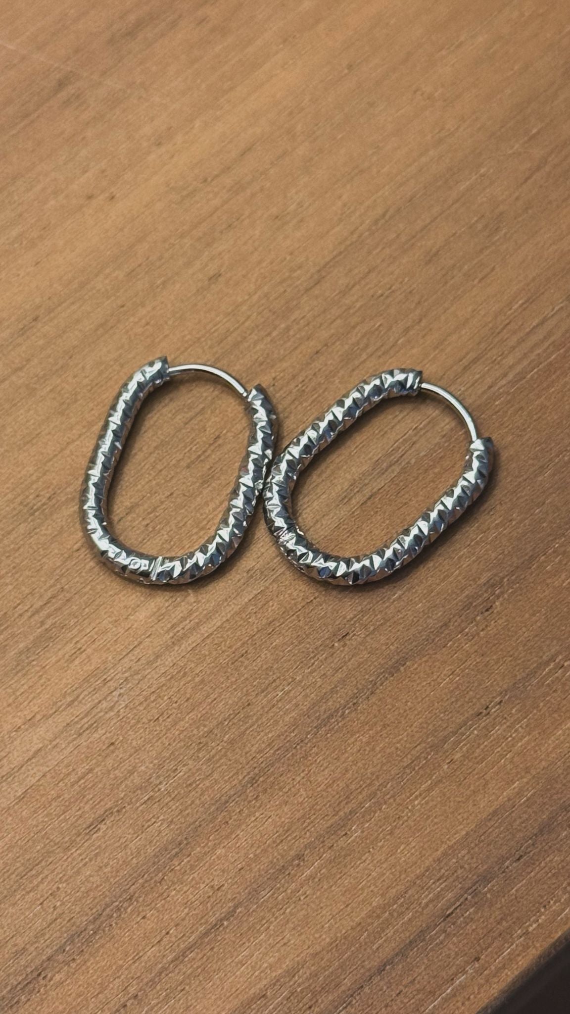 Argolas Textured Hoops